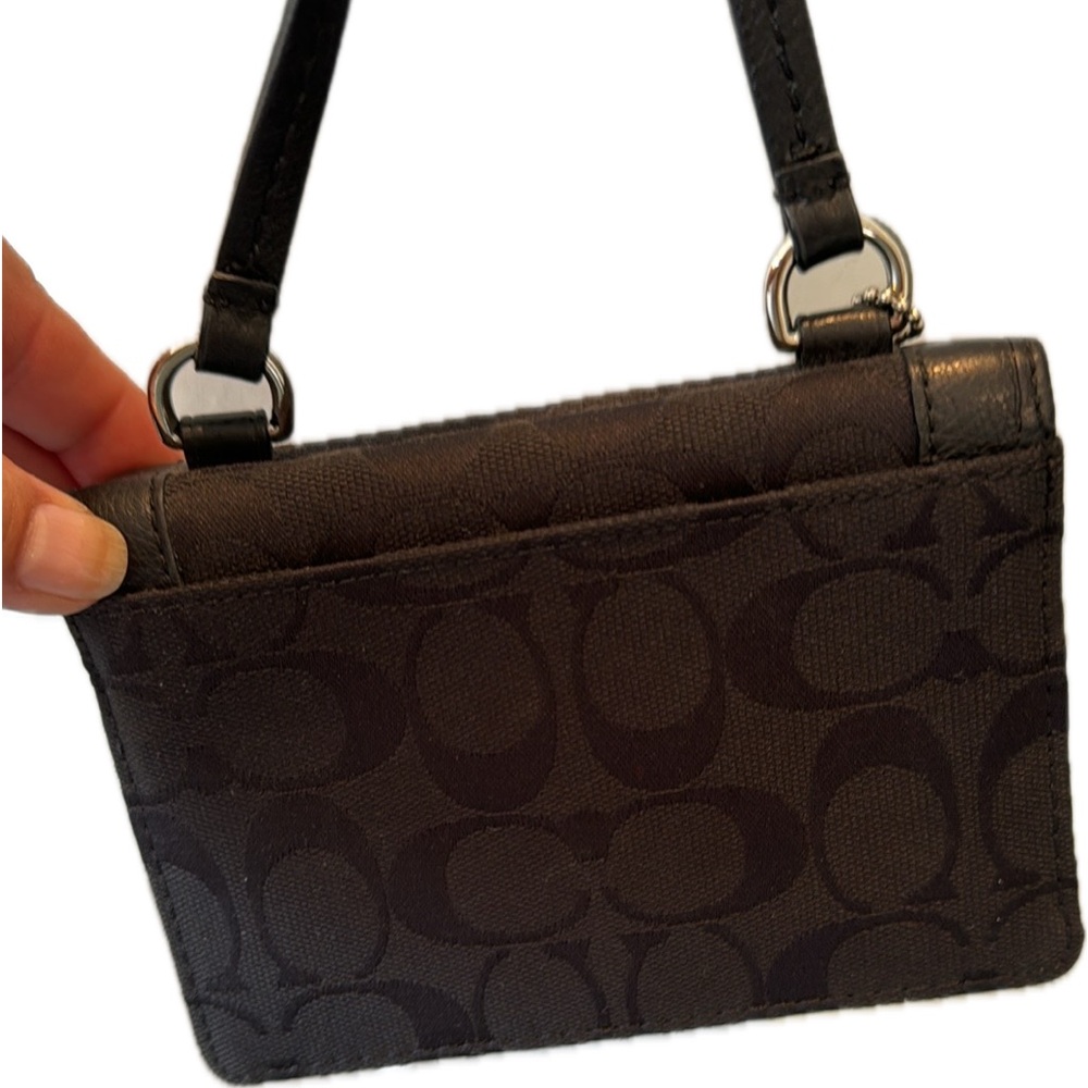 COACH authentic NWOT over the shoulder bag NWOT - Picture 3 of 6